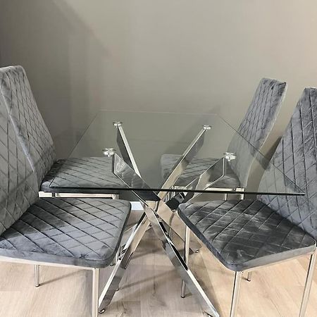 Staywell For 4 In The City I Parking I Wifi I Netflix Paderborn Luaran gambar