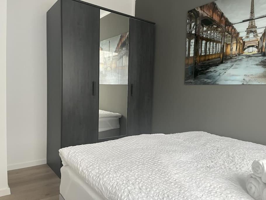 Staywell For 4 In The City I Parking I Wifi I Netflix Paderborn Luaran gambar